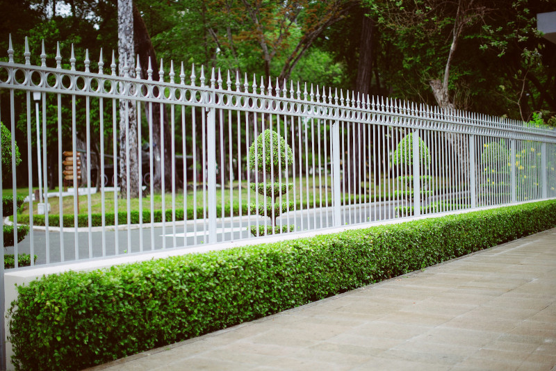 Professional fence installation services in Steinbach, Manitoba